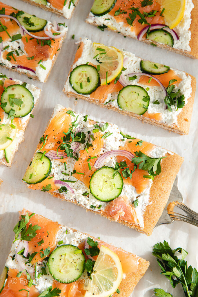 Smoked salmon flatbread