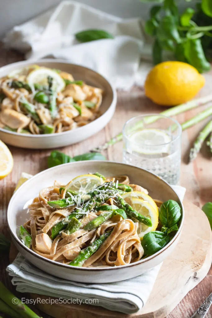 Lemon asparagus chicken pasta